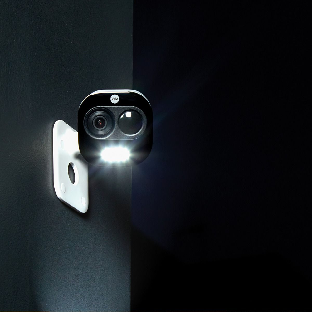 YALE All-In-One Indoor & Outdoor Camera